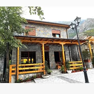 bar-restaurant-hotel-te-gusti.albaniahotels.org/